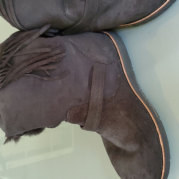 UGG Dauphine US Size 10 Woman Black Fringe Leather Sheep Skin Boot Fall Winter - Picture 12 of 16